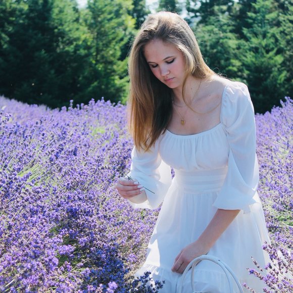 Meet your Posher, Hailey - Picture 8 of 8